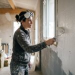 Peinture pour isolation thermique appliquée sur un mur intérieur, solution d'isolation moderne
